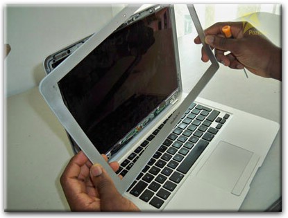 Замена экрана Apple MacBook в Омске
